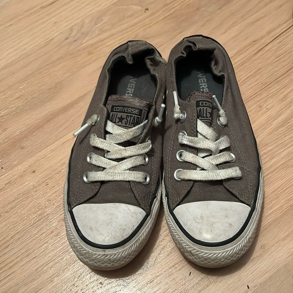 Grey converse